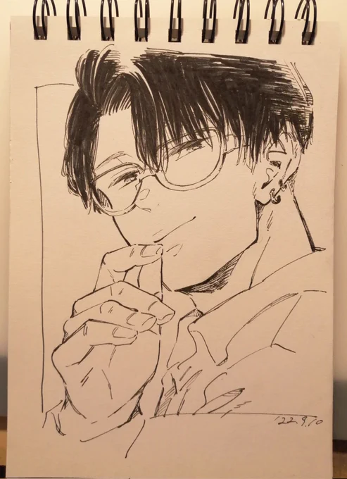 今月はすこぶる調子良く描けてるのですが、過去一手首が痛い。
ままならない。 