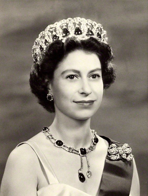 Hayles_18's tweet photo. Your Majesty 💔 https://t.co/k5pzcmCnKf