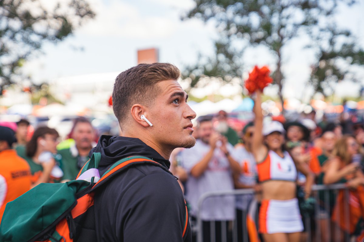 CanesFootball's tweet photo. We got some Canes over here 🙌 https://t.co/NJNiDmLA0d