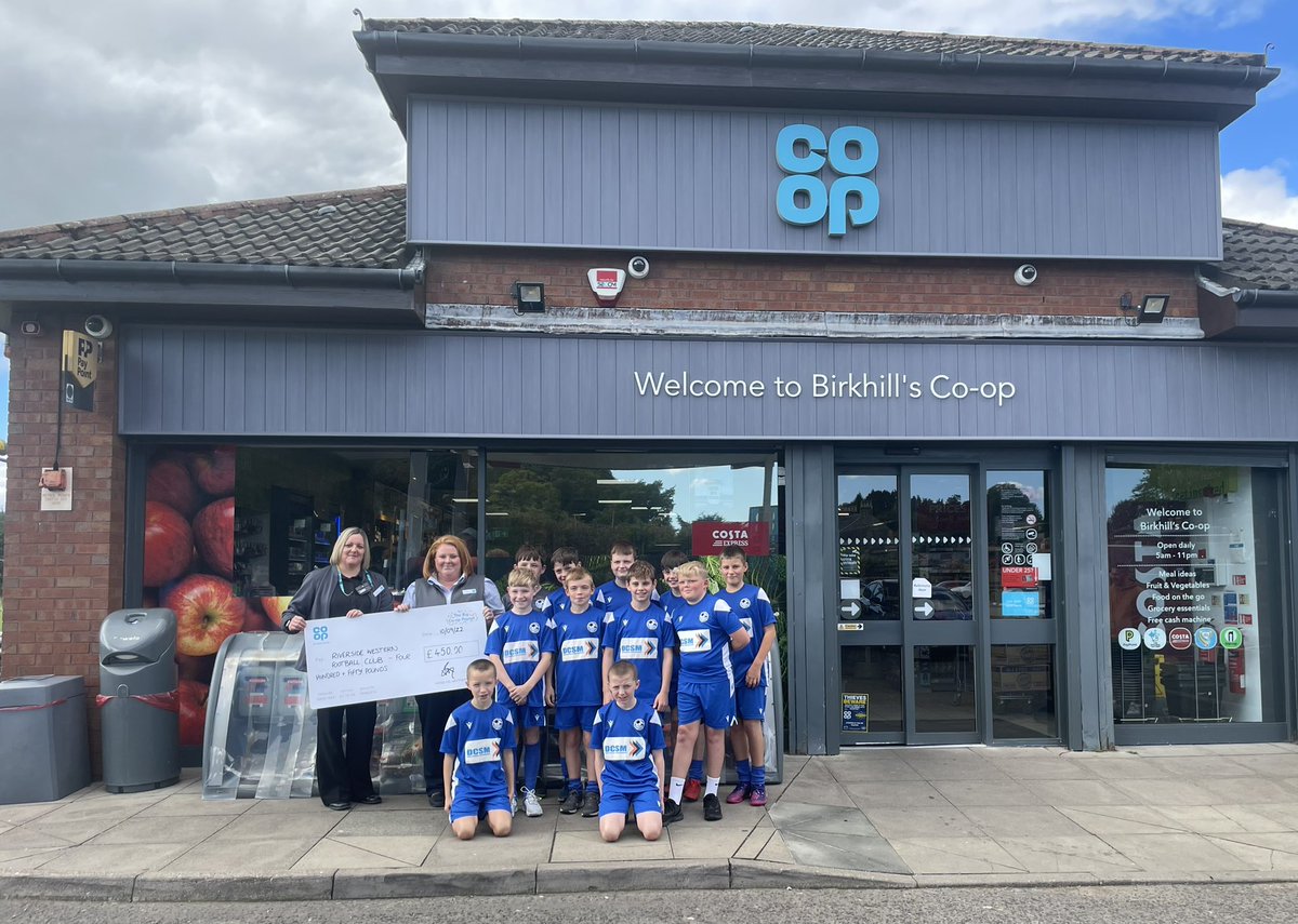kirstydonoghue7's tweet photo. It was an absolute pleasure to award these lovely boys from Riverside Western football club with some pennies today from Birkhill,Blackness and Albert street, Dundee Co-ops which will help towards a trip they are planning,meaning all the children will get to go 💙 #Itswhatwedo https://t.co/uq1dxANnou