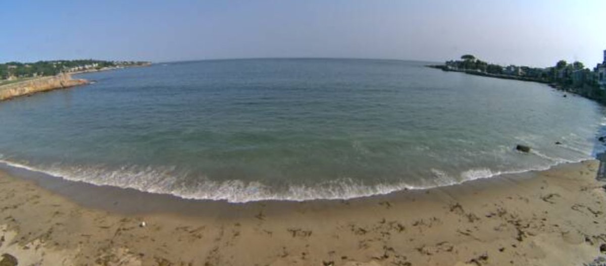 CapeAnnWeather's tweet photo. 🌊Yep. Those waves are absolutely shredding it...
* HT is in 80 minutes FWIW.
* #RockportMA #IpswichBay #LongBeach
#capeannwx https://t.co/l252yYxT3F
