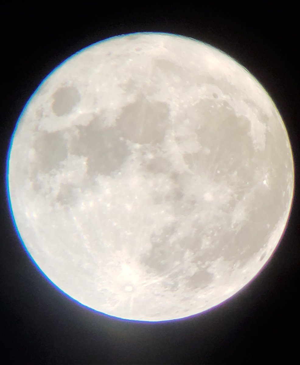 Arityan00's tweet photo. ベランダ観測
#天体望遠鏡
#中秋の名月
#scopetech
#ラプトル50
木星の縞模様と4つの衛星も観測(←こちらは撮影断念) https://t.co/gcCqegs8Cv