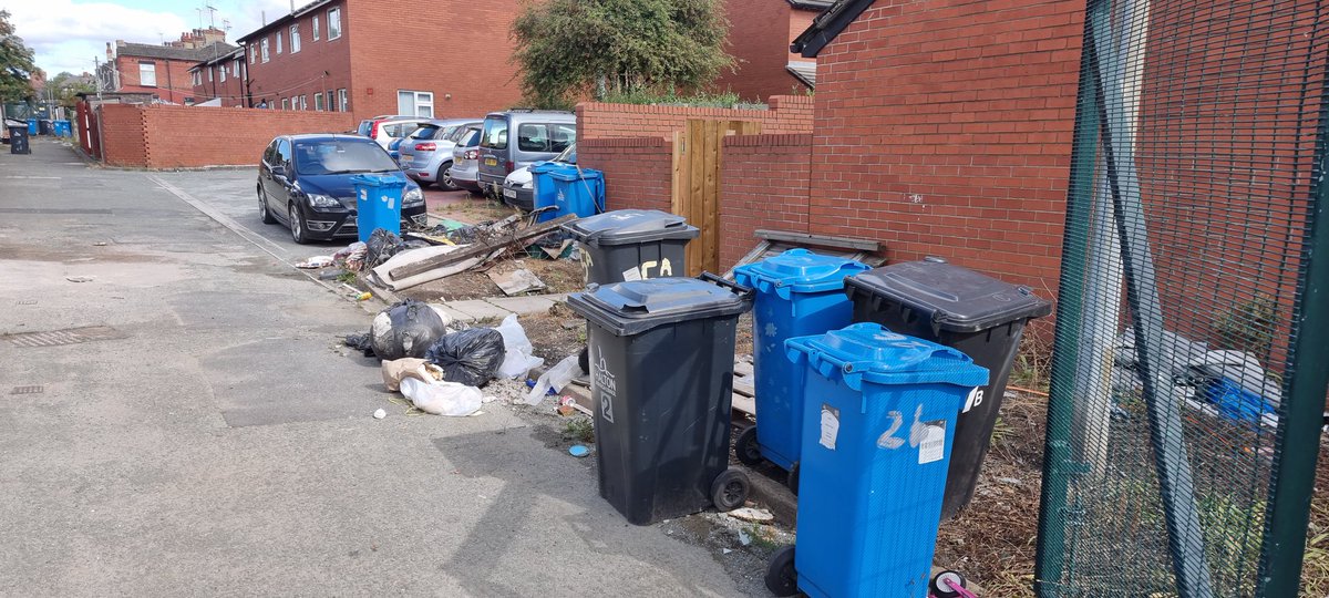 tanyaa91's tweet photo. @DerekTwiggMP i was wondering if you could help i have been in contact with @HaltonBC &amp; @HaltonHousing in regards to fly tipping outside my property and noone will take responsibility for the clean up this has been going on with the current mess since July. https://t.co/bOEnwaigs4