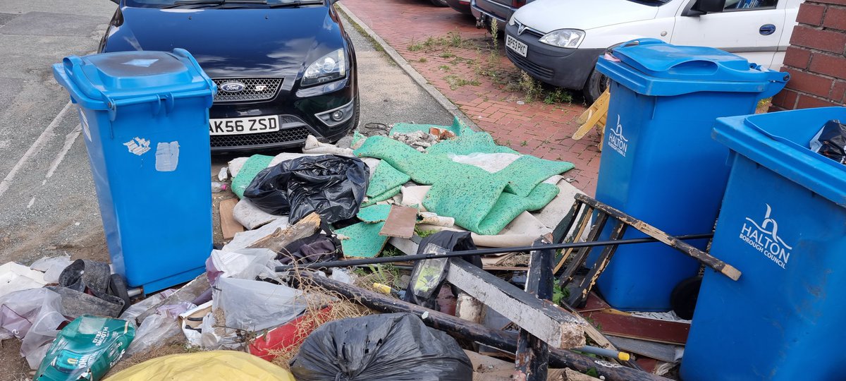tanyaa91's tweet photo. @DerekTwiggMP i was wondering if you could help i have been in contact with @HaltonBC &amp; @HaltonHousing in regards to fly tipping outside my property and noone will take responsibility for the clean up this has been going on with the current mess since July. https://t.co/bOEnwaigs4