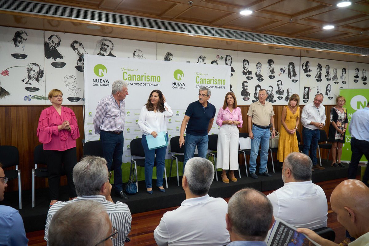 NCTelde's tweet photo. Nuestra presidenta local y vicepresidenta de @Nueva_Canarias estuvo hoy apoyando la presentación de nuestro nuevo comité en Santa Cruz!!! Le deseamos toda la suerte del mundo que será suerte para la ciudad también!! 🇮🇨 https://t.co/iD0xuO0dyy