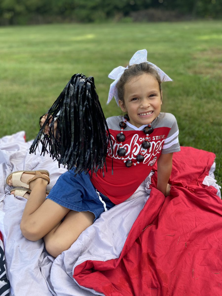 ohiofarmgrl's tweet photo. I love #buckeyefootball weekends with these three #futurebuckeyes! โค๏ธ๐๐ค
#GoBucks #ohiostatebuckeyes #ohiostatefootball
@OhioState https://t.co/eMvJqI5pdB