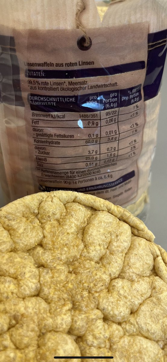DrYaelAdler's tweet photo. Kennt Ihr #Linsenwaffeln? Liefern viel Protein: 25%! und kaum #Zucker. Die übrigen #Kohlenhydrate werden nur langsam resorbiert #slowcarb und #lowcarb, #vegan #glutenfrei . 
Sehr begeistert. Probiert mal aus. 
Eat more plants! 
Eat more #protein! https://t.co/fDfP0Ta1qm
