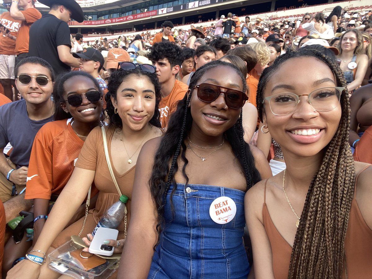 kb_trinity's tweet image. LETS GO TEXASSSS #HookEm