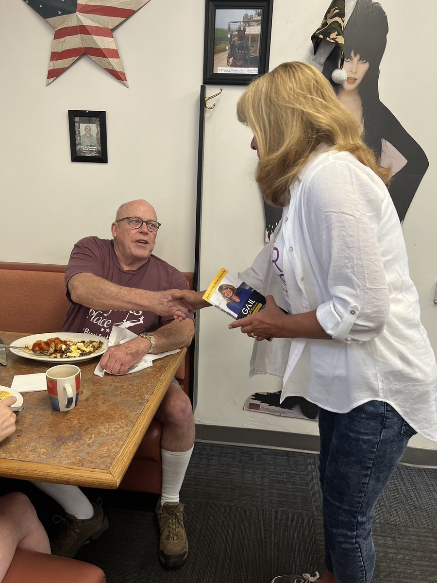 gailhuffbrown's tweet image. 📍 Epping, NH 

No better way to start the final Saturday of the primary than by having breakfast and talking with voters at Ryan’s Place! 

Voters are ready for an independent conservative to take back our voice in Congress. 

#nhpolitics