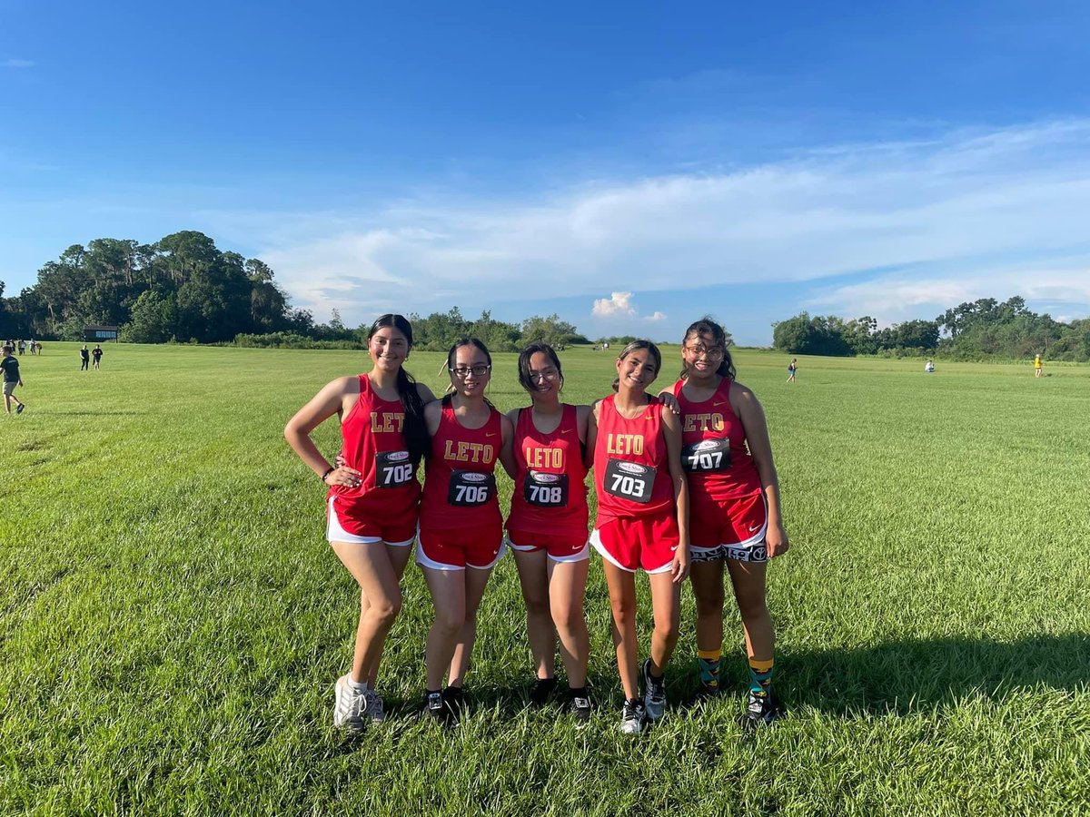APLetoHigh's tweet photo. Girls XC crushing it this AM at the Sefner Christian Invite at Holloway Park #RunFalconsRun @LetoAthletics @HCPSAthletics @HillsboroughSch https://t.co/L2dp0Pb2tM