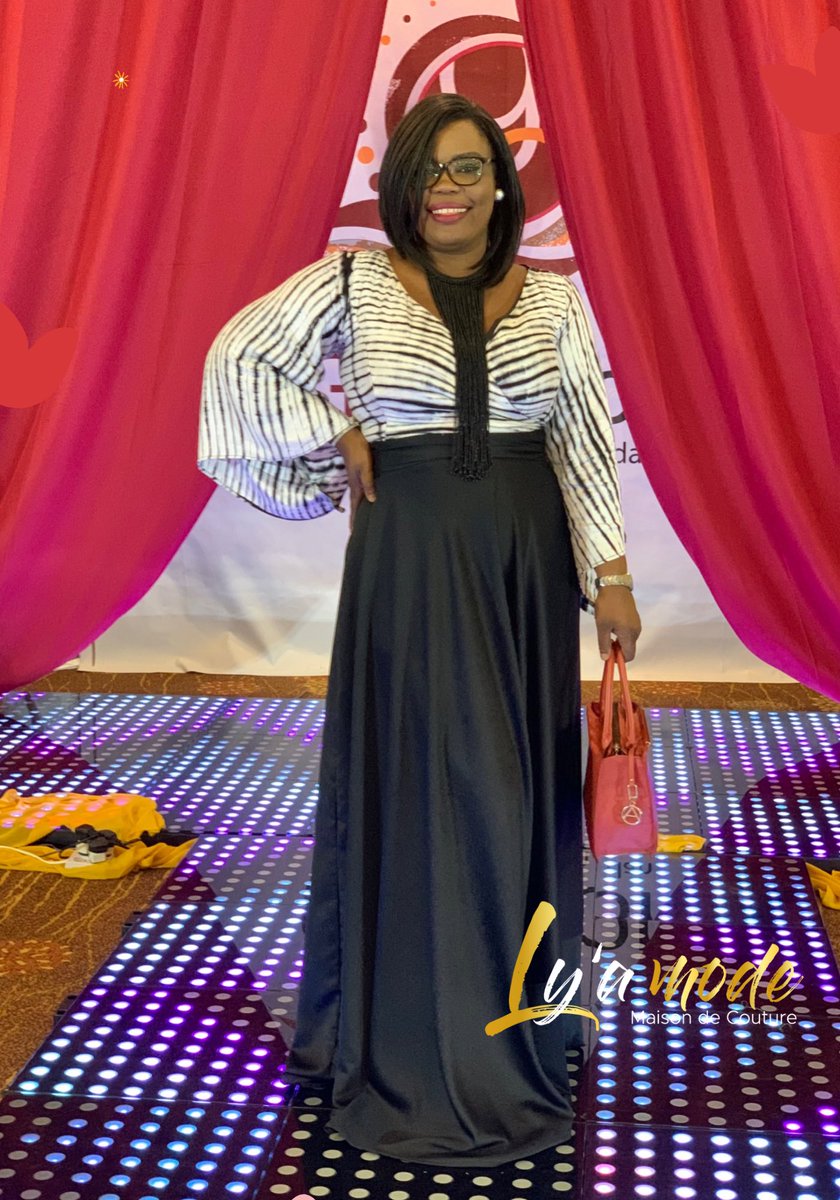 LyAissata223's tweet photo. Nous croyons en une industrie vestimentaire qui embrasse la modernité tout en y associant tradition et cultures maliennes.
Vous allez adorer porter le Made in Mali 😉🇲🇱 ✌🏽
#soieetgalafani
#kaleni
#lyamodemaisondecouture
#universdumadeinmali
#letradimodernenotrevaleursure https://t.co/A04c6ujf2e