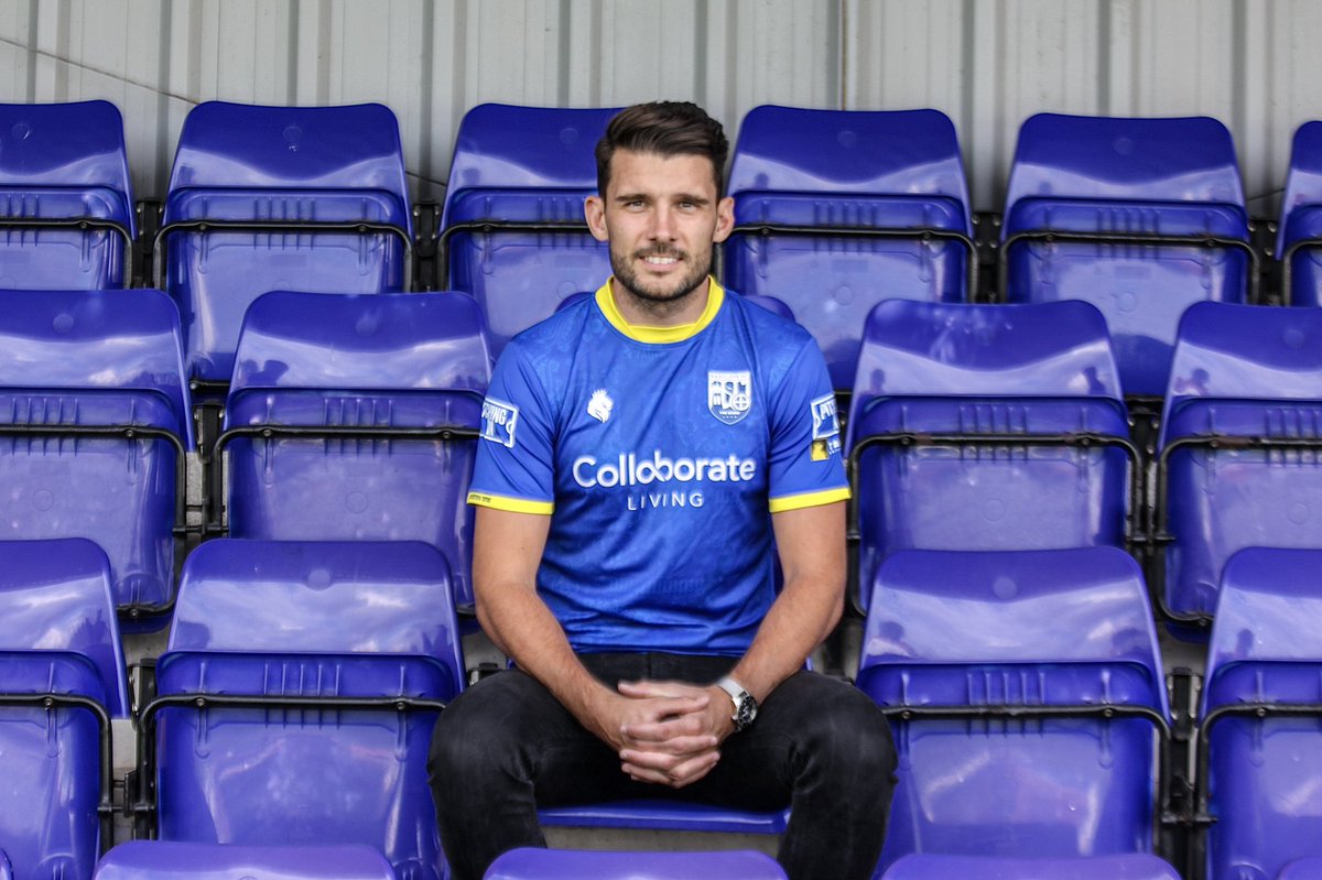 radcliffeboro's tweet photo. Settling into his new surroundings 🏡

👊 Welcome to M26, Gareth! 

#WeAreRadcliffe #UTB https://t.co/gYqZ2WHmDn