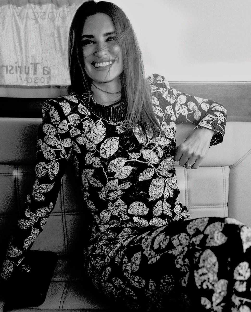 ᅠᅠᅠᅠᅠᅠ
ᅠᅠᅠᅠᅠᅠ
⠀⠀⠀𝚅𝙴𝙽𝙸𝙲𝙴,
⠀⠀⠀as the 𝐬𝐮𝐦𝐦𝐞𝐫 fades away
⠀⠀⠀nothing ⠀𝒈𝒐͟𝒍𝒅⠀can ⠀𝒔𝒕𝒂𝒚!
ᅠᅠᅠᅠᅠᅠ
ᅠᅠᅠᅠ