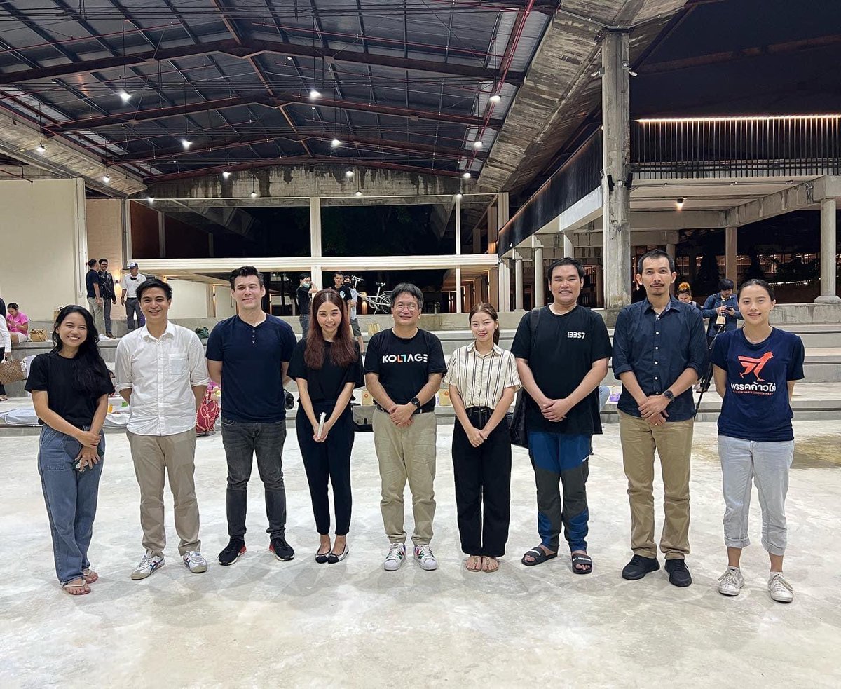 Decharut114's tweet photo. 10 กันยายน วันป้องกันการฆ่าตัวตายโลก
#ThinkForwardCenter นำเสนอนโยบายสุขภาพจิตก้าวไกลครับ
ตอนแรกวางแผนจัดในสวน (เบญจกิติ) แต่ฝนตกเลยต้องอพยพมาที่อาคารนี้ ขอขอบคุณ กทม. ที่ช่วยอำนวยความสะดวก และขอบคุณทุกคนที่ตามมาฟังร่วมกันครับ https://t.co/rM6zpSXCev