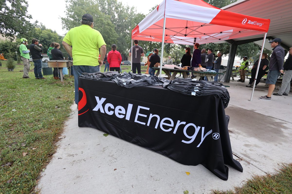 digital_gopher's tweet image. Planting trees for Xcel energy day of service #XEDOS