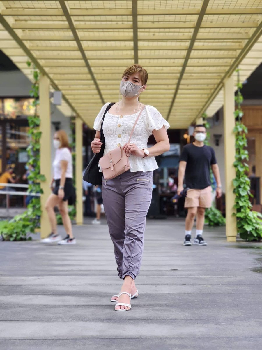 ClaireDestinie's tweet image. Yung magrubber shoes sana aq,naulan kaya balik sandals uli, toinks #bgc #simpleootd