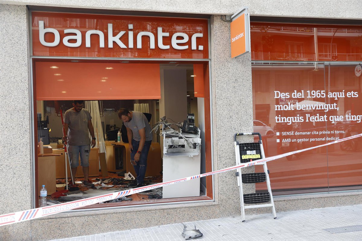 Utilitzen explosius per endur-se dos caixers automàtics a Barcelona i Sant Boi de Llobregat amb mitja hora de diferència bit.ly/3B9Rfex