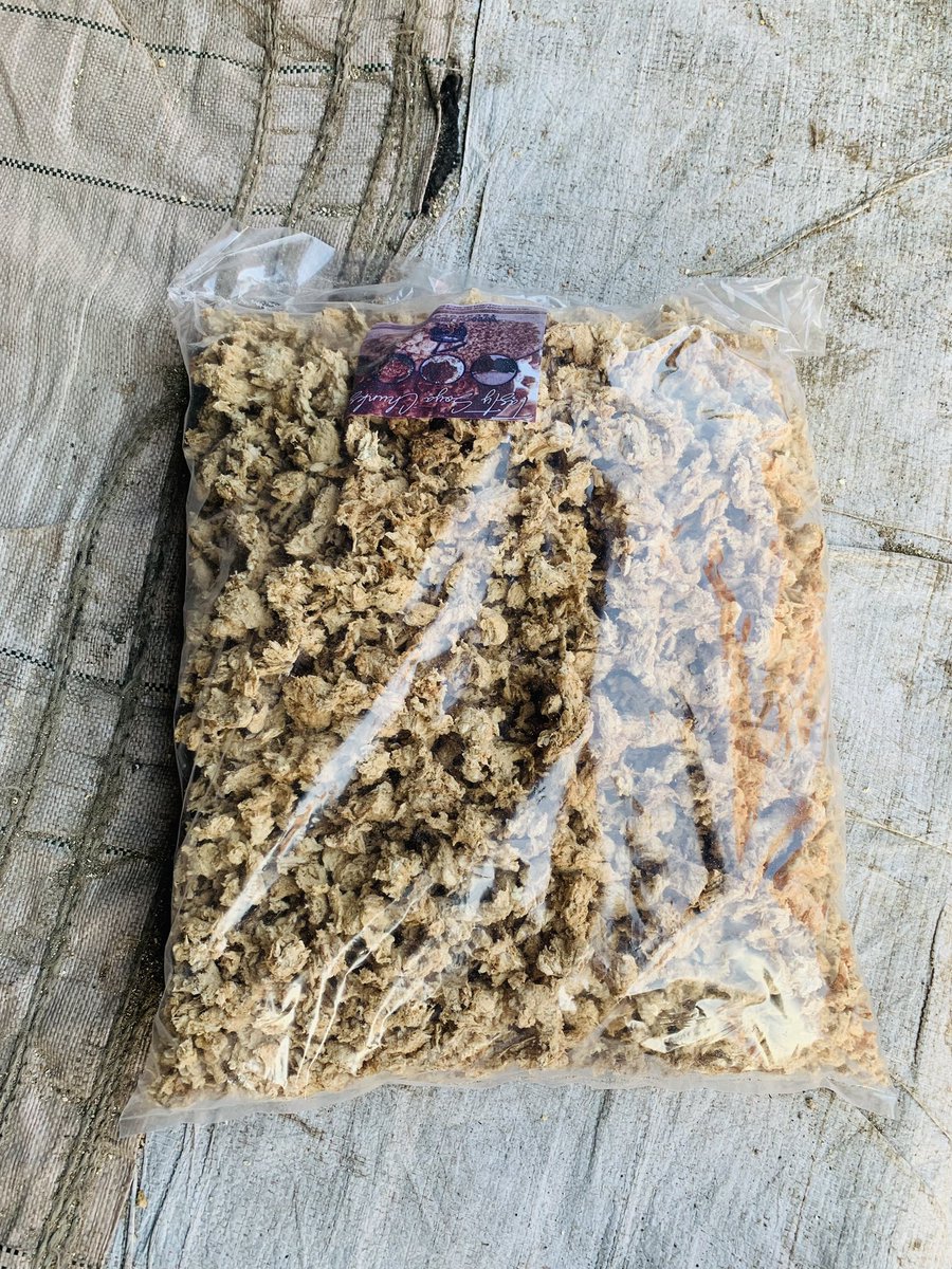 simbarashe_kat's tweet photo. Hie Twitter support my hustle I supply soya chunks and smooth Peanut butter at wholesale  prices. https://t.co/Fl4tIfiThq