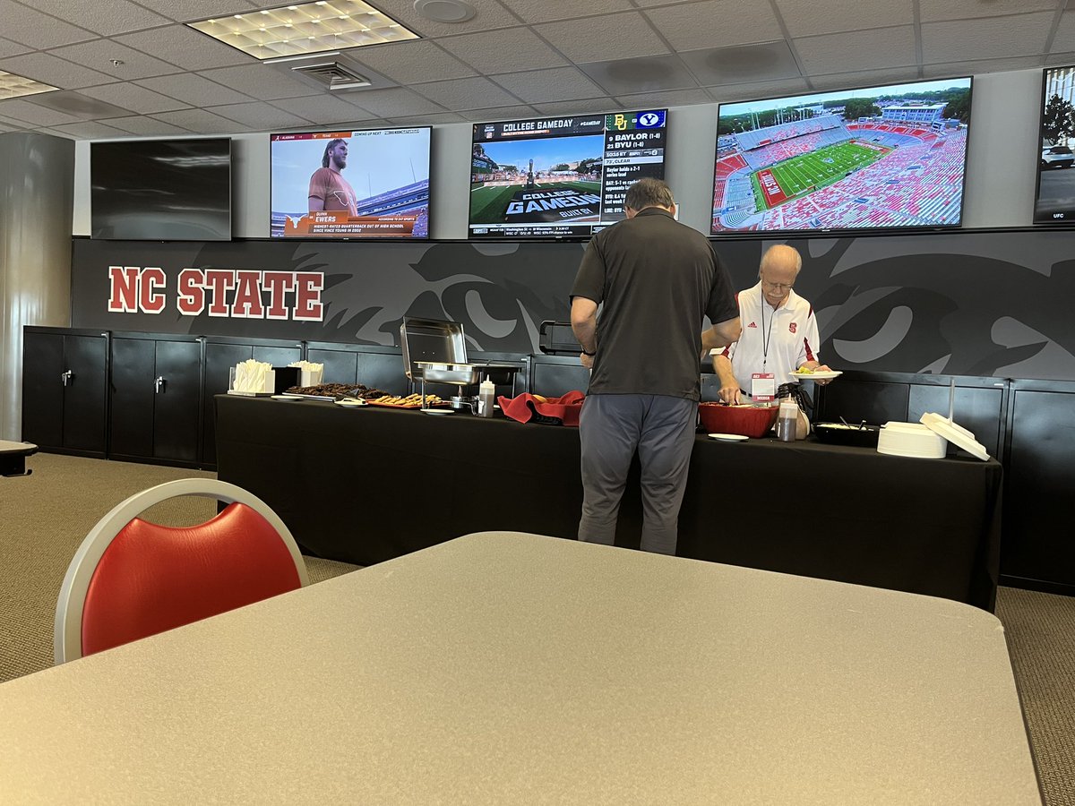 David Thompson tweet media