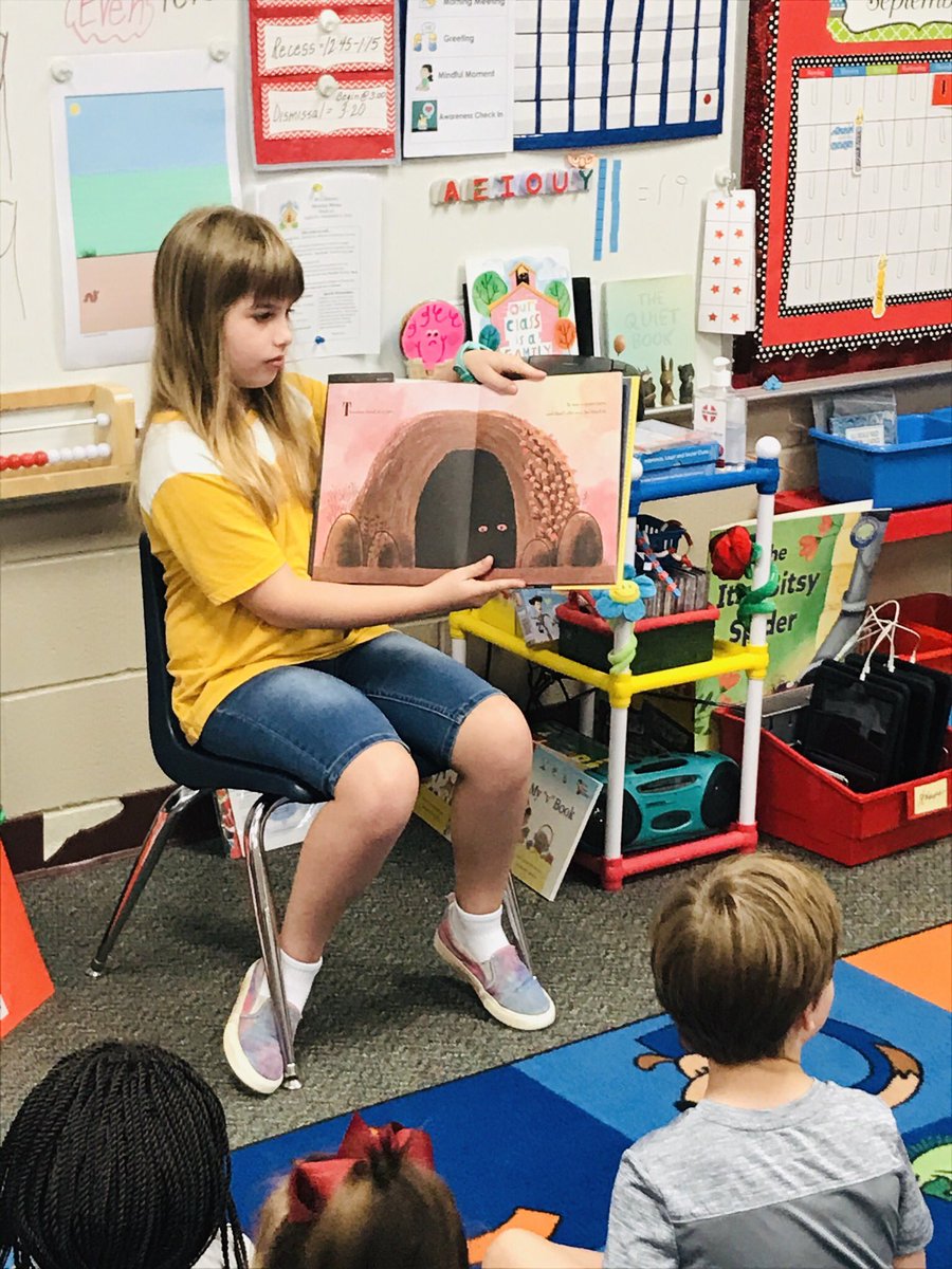 It’s an AWESOME day when your sister saves her Earnie Bucks to read to the class! ❤️ #eseSOAR #siblinglove <a href="/HumbleISD_ESE/">Eagle Springs Elem</a>