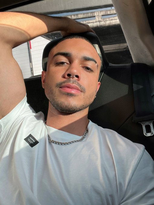 Hey guys ❤️ https://t.co/z05kX7A5aN