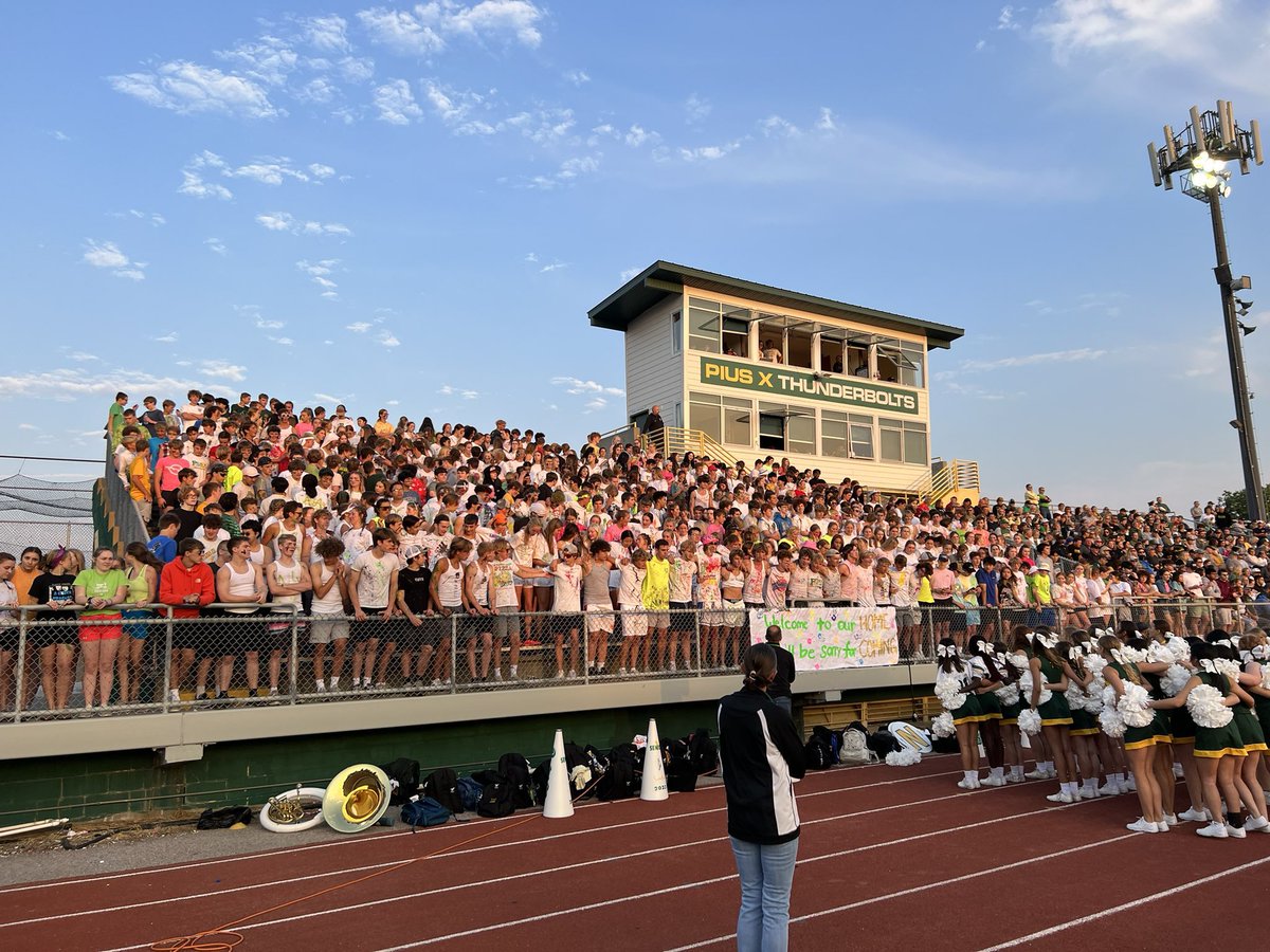 PIUSX_BBALL's tweet photo. Theo’s Army was ELECTRIC ⚡️ last night !! Congrats @LincolnPiusXFB on the win and Congrats to the Homecoming Royalty. #whereisTHEO⚡️ https://t.co/nteOmCd2tB
