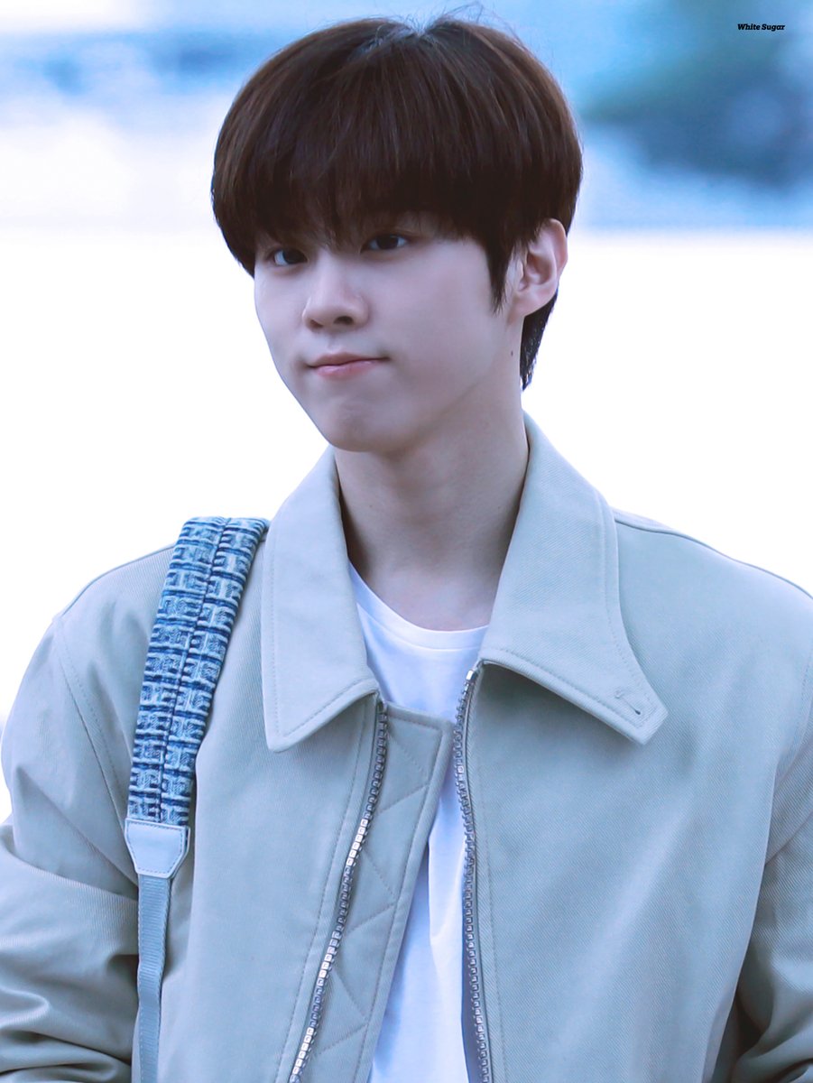 WhiteSugar96's tweet photo. 7주년 너무 너무 축하해 :)
#김우석 #KIMWOOSEOK https://t.co/bFX6NKDvdc