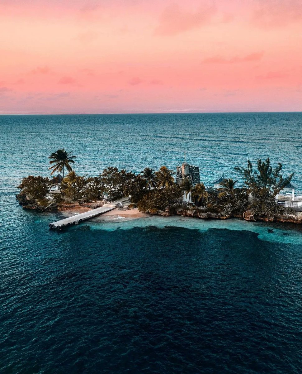 Jamaica 🇯🇲
📸: meirr | IG