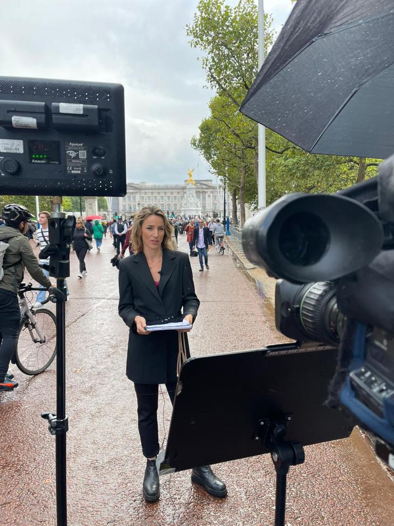 Seguimos entregados y atentos  a nivel informativo para atender los puntos y los tiempos del cuidado protocolo para despedir a ISABEL II desde  #buckingham_palace   y el  #palaciodeWestminster, <a href="/overon_news/">overon</a>  #hotnews #breakingnews #broadcast