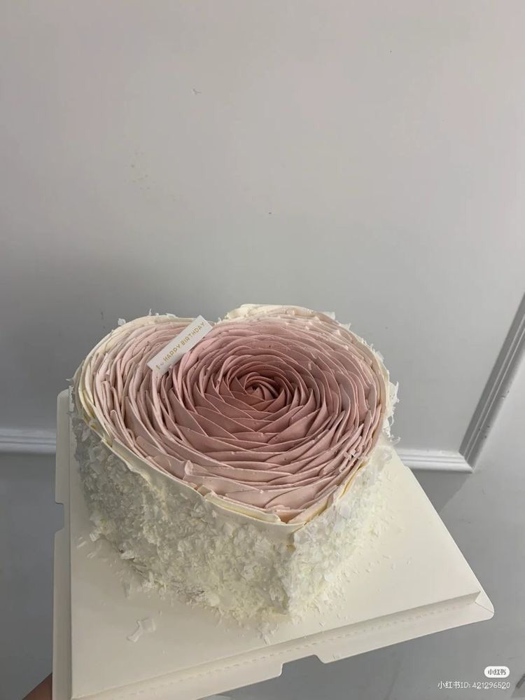 thegirlno1's tweet photo. Heart shaped cakes 🤍 https://t.co/mqHdDL4AT1