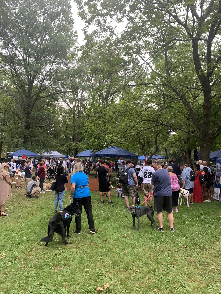 AGIARaised's tweet photo. Come out to Frick Park and visit Guardian Angel Medical Service Mutt Strut. #SuicidePreventionDay #Veterans https://t.co/r9EmKdj0TA