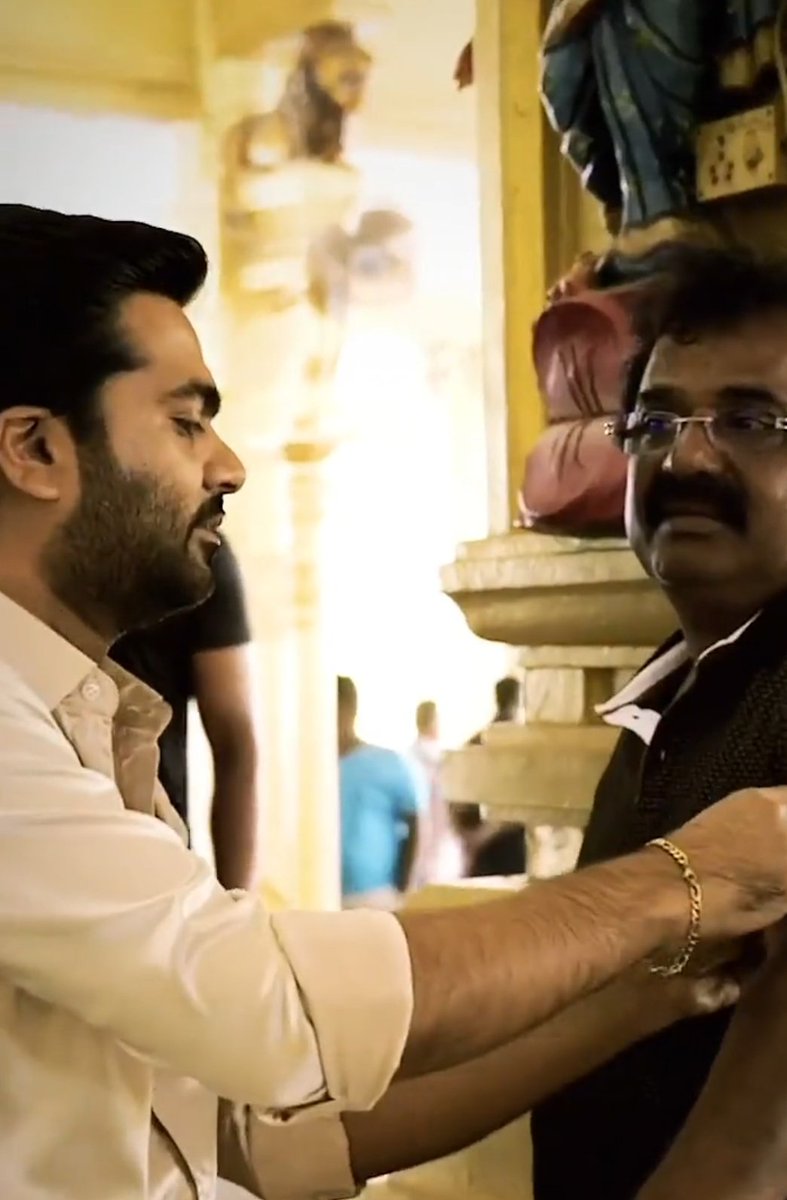 ArunaPadmanaba1's tweet photo. Funy combo🤩 Seshttai illaina Simbu Illa 🤗 @SilambarasanTR_ ❤️#vtkvibes gettin Bigger💥 @_STR_off @StrDeejay @STRFans @iamsathishsimbu @BernaBooh @DiehardSTRFpg @VickySTR2995 @TamizhanSTR360 @STRtweetzz @Osthi_Karthick @SilambarasnC @Atman_SFC @SathamSTR_ @strfansml @perk_twitz https://t.co/t0gl85aW5A