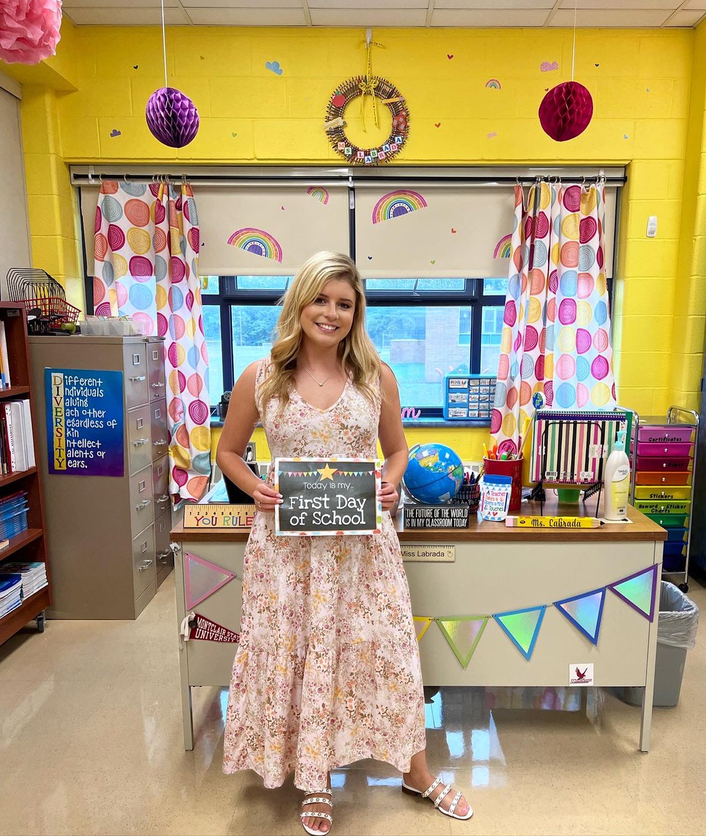 Happy first week of school! ✏️🍎🌎🤩
