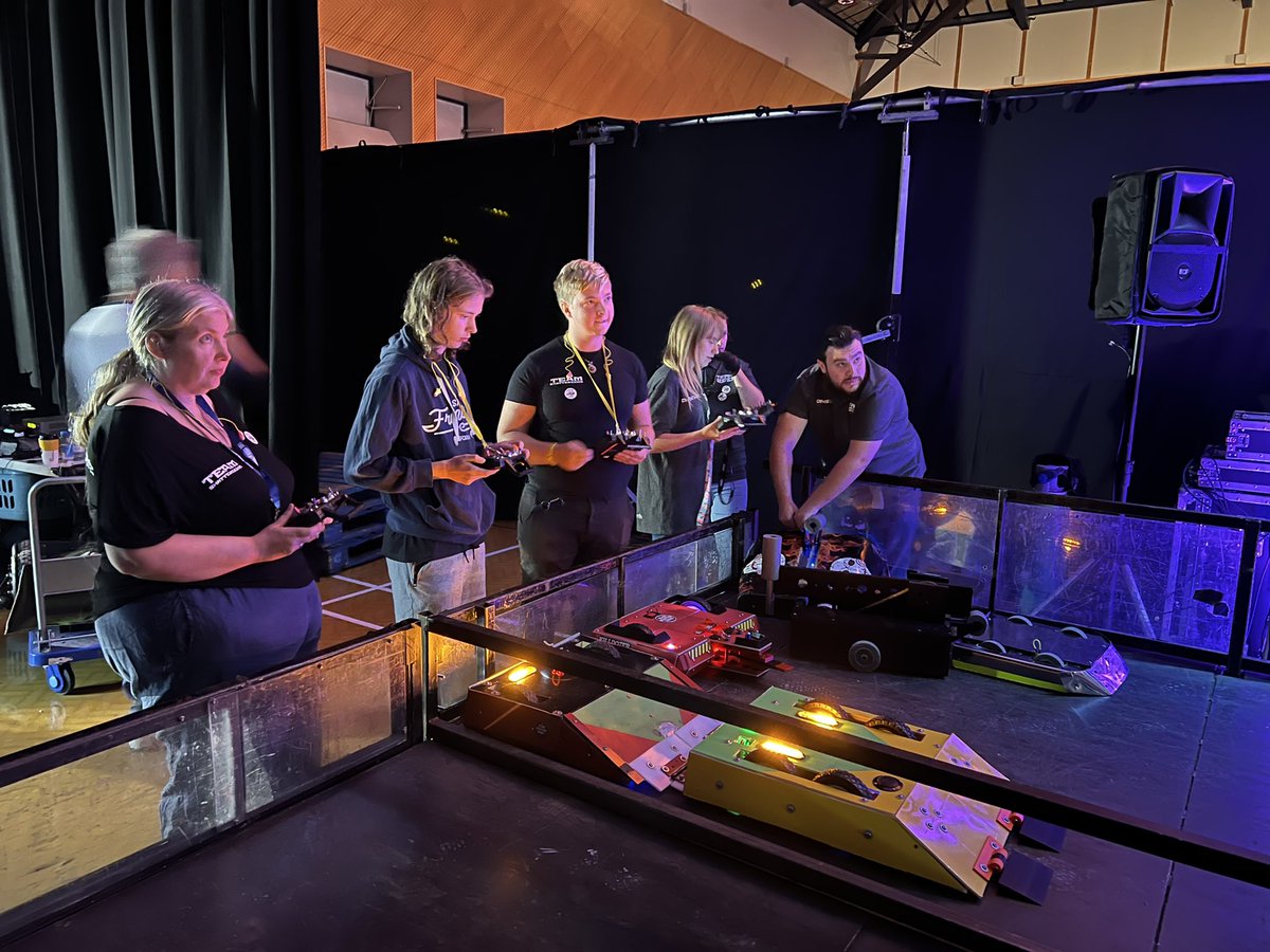 TeamShatterdome's tweet photo. Getting ready for our first featherweight battle at @extremerobots Colchester 2022 https://t.co/64eaC4RmtW