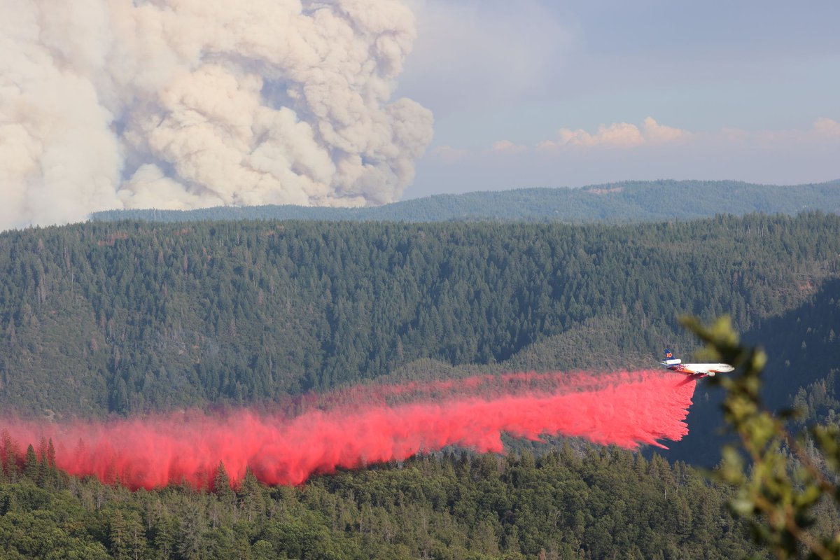 QuakeFactor's tweet photo. #MosquitoFire near Oxbow Reservoir, east of Forest Hill in Placer County is 33,754 acres. In Unified Command with @CALFIRENEU, @Tahoe_NF, @PlacerSheriff, and Foresthill Fire Protection District.
https://t.co/RTCaXIpEt8 https://t.co/adXHLPCfq0 #QuakeFactor