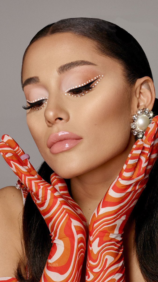 AG7 ☕️ on Twitter "Ariana Grande announced rembeauty one year ago today"