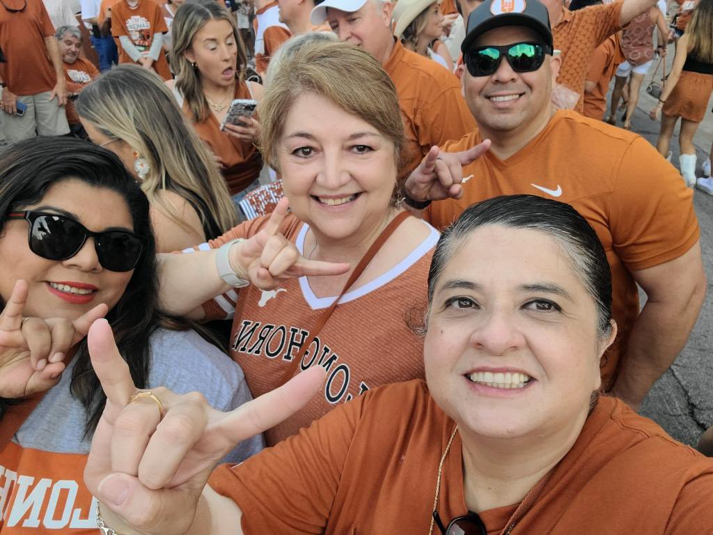 🤘🏼Hook ‘em Horns!