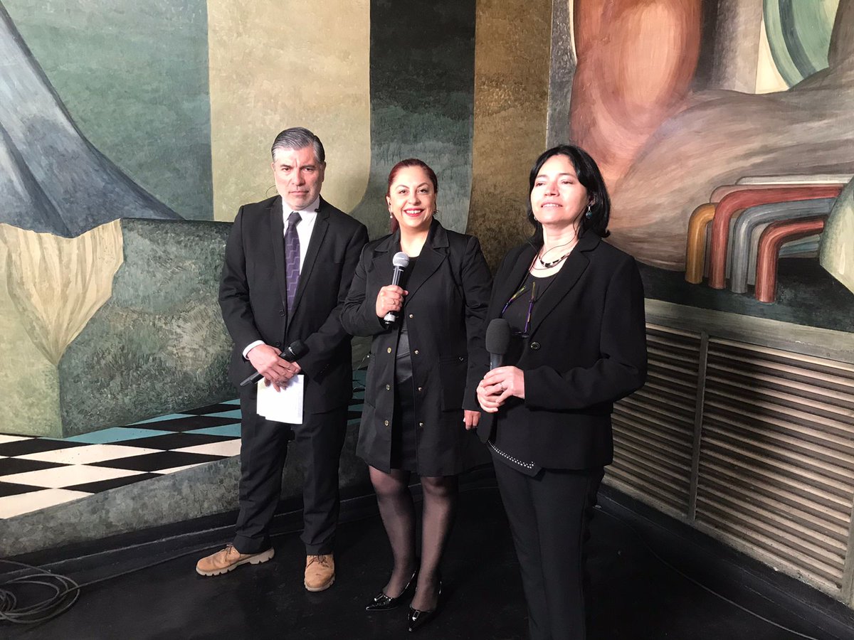 GLMCH_'s tweet photo. Nuestros conductores de la previa de esta Ceremonia Republicana #Fraternitas
@granlogfemchile
 @granlogiadechile @granlogiamixtachile

Sigue la transmisión  por https://t.co/JG7BU5dumd https://t.co/2myohTJQo1