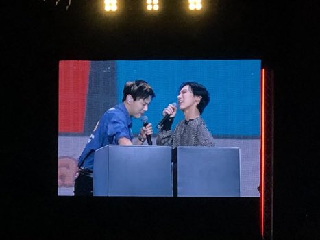 สต๊าฟมึนมาก เอาด้านทึบหันหาคนดูเฉยเลย