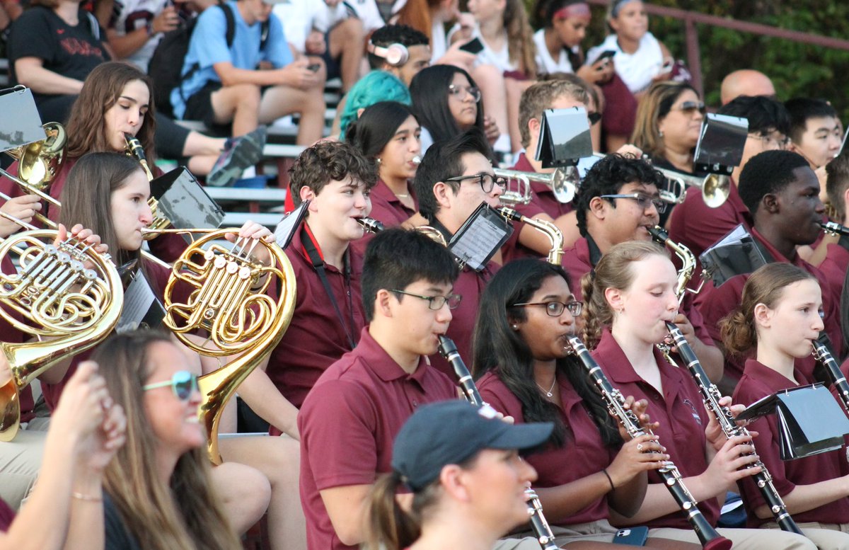 LBT17's tweet photo. Kudos to the FHS Wind Ensemble for helping to kick off the 2022 football season. 🎶🏈 @FarmingtonMUSIC https://t.co/gCN39FyKMx
