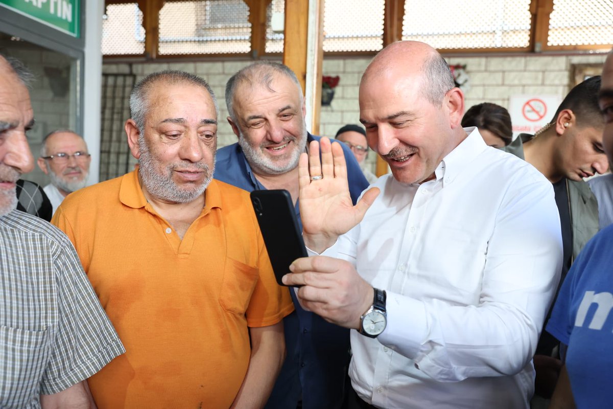 suleymansoylu's tweet photo. Mahallemizdeydik, hayırlı bir iş için...

Gaziosmanpaşa-Sarıgöl Kırçeşme Ulu Camii'nin bahçesinde, büyüklerimiz, ağabeylerimiz ve komşularımızla...

Sağ olsunlar, yorgunluğum gitti...
Allah hepsinden razı olsun https://t.co/eVNZAUnxyR