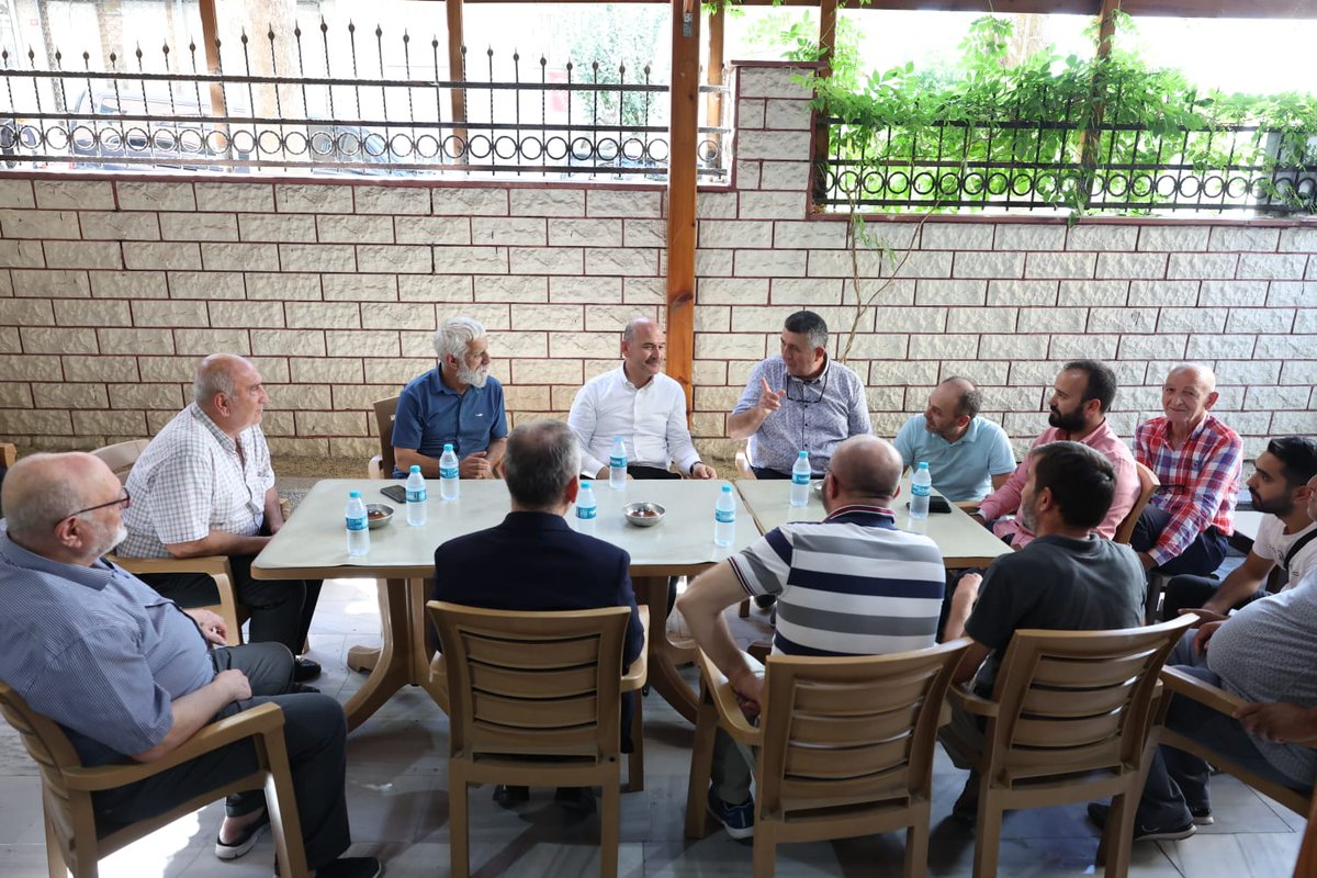 suleymansoylu's tweet photo. Mahallemizdeydik, hayırlı bir iş için...

Gaziosmanpaşa-Sarıgöl Kırçeşme Ulu Camii'nin bahçesinde, büyüklerimiz, ağabeylerimiz ve komşularımızla...

Sağ olsunlar, yorgunluğum gitti...
Allah hepsinden razı olsun https://t.co/eVNZAUnxyR