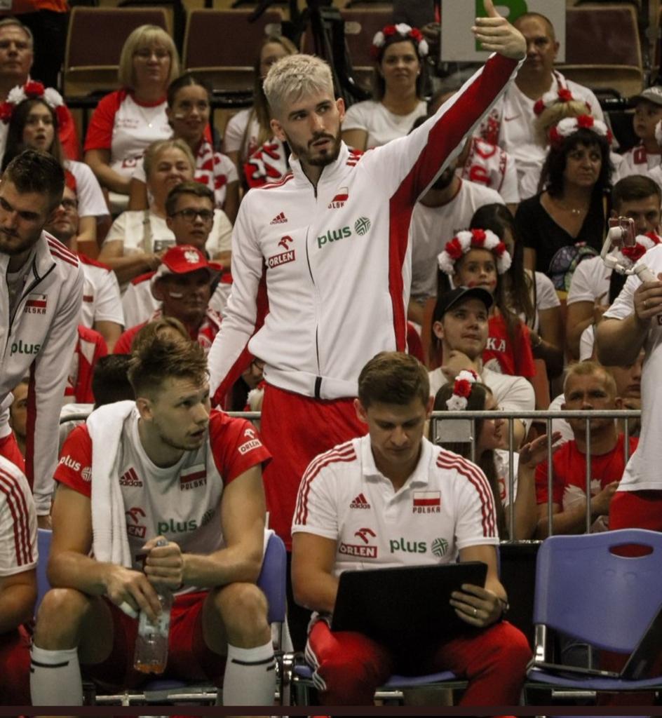 moniarsjestem's tweet photo. DZISIAJ RÓWNIEŻ LICZYMY NA MOC TWOICH MAGICZNYCH RĄK #gangłysego https://t.co/P3eRemg1hV