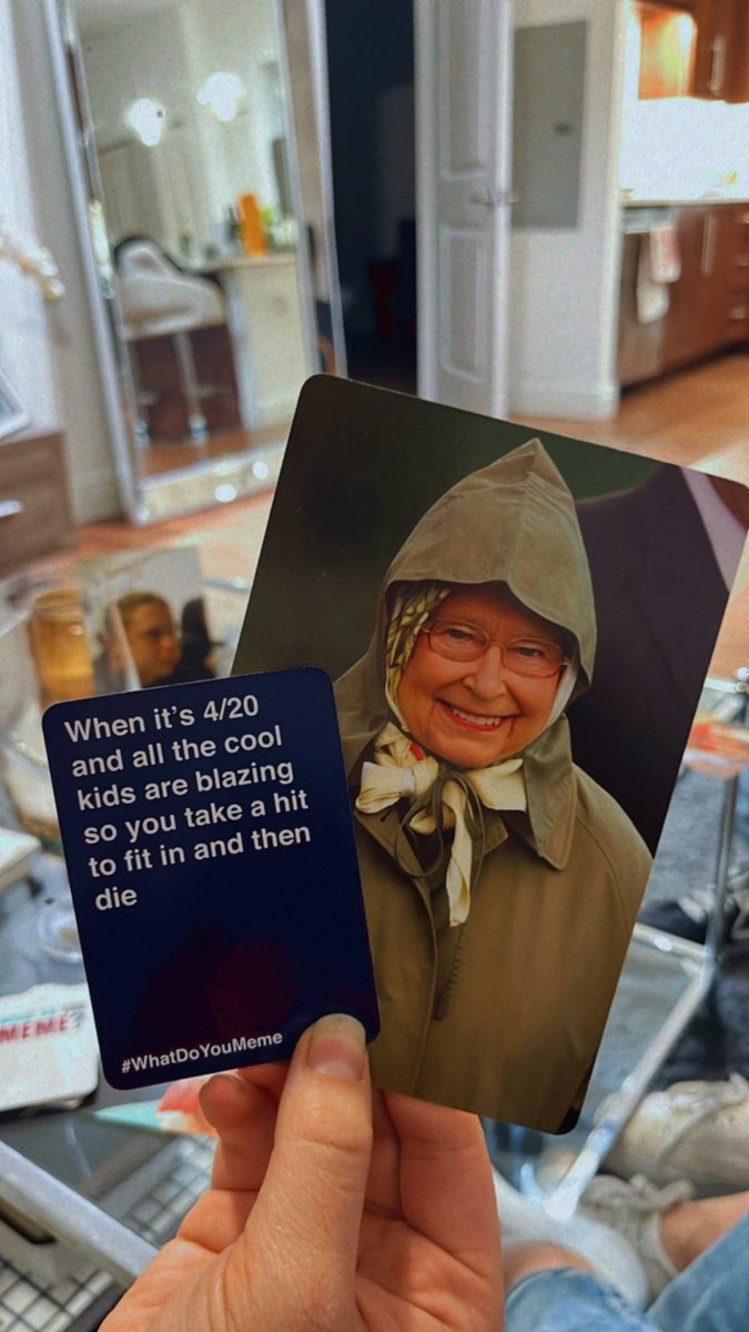 Jennamarcellem's tweet photo. #QueenElizabeth 😂 https://t.co/tgcDERXiyF