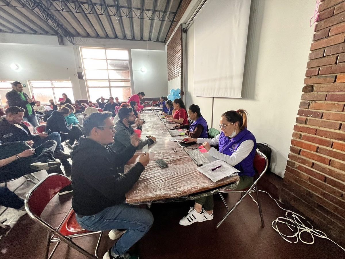 Trabajamos en sinergia con las distintas ONGs en pro de la integración de los venezolanos en Colombia. 

Esta vez nos trasladamos hasta la sede nuestros hermanos de <a href="/fundimusicol/">Fundimusicol</a>, con quienes en jornada especial atendimos a cientos de nuestros connacionales.
