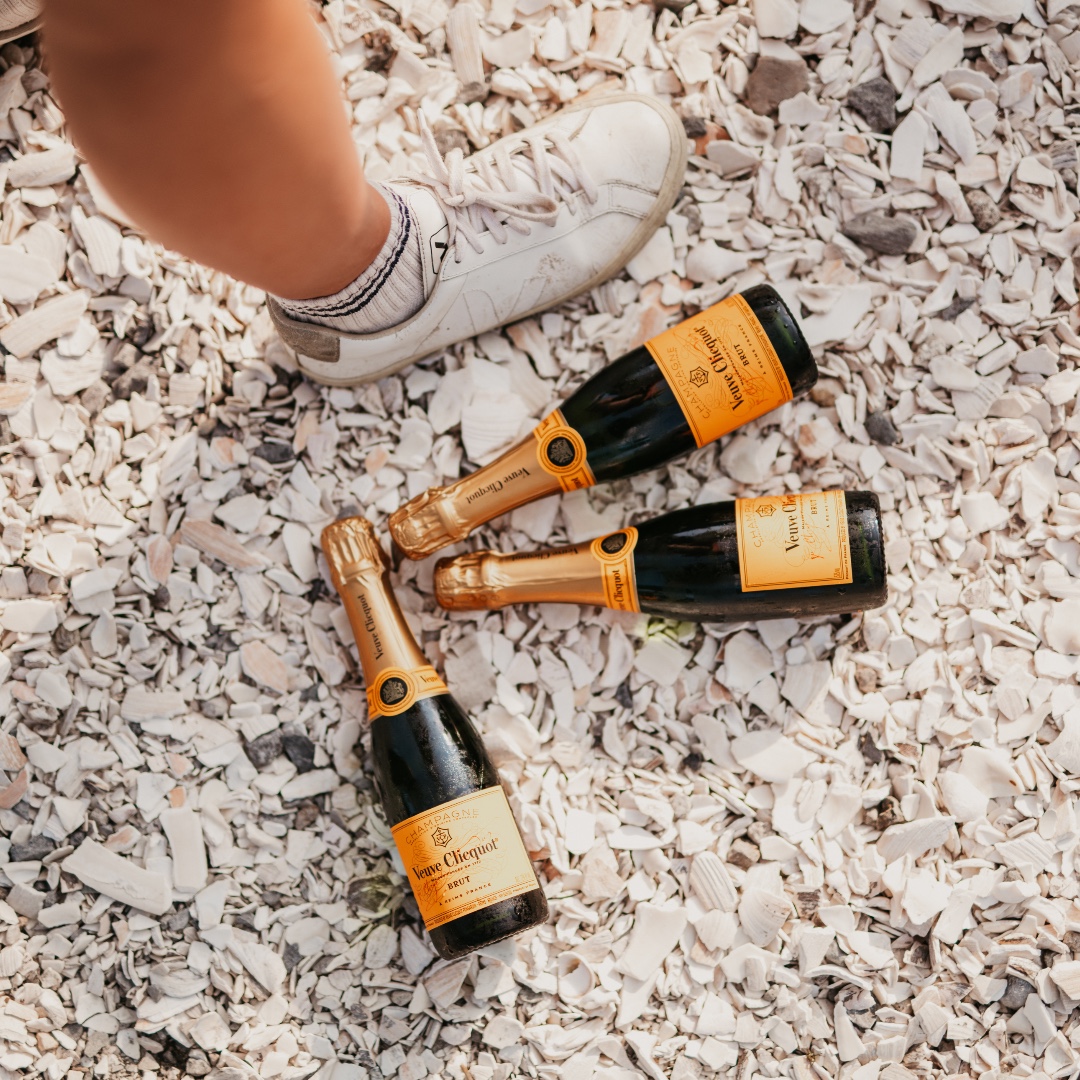ForePoints's tweet photo. We want to celebrate with you! Did you know you can book the @fpmarinabar as event space? Email concierge@forepointsmarina.com for more info!

Credit: @emilysawchuckphotography https://t.co/7SD4J0u7y2