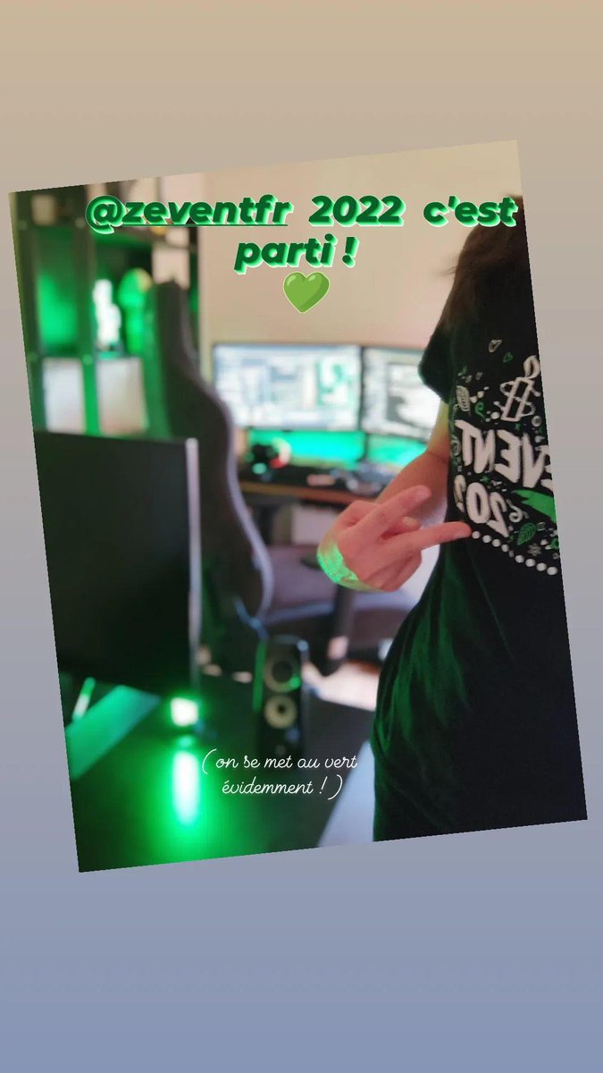 spiff_ps's tweet photo. @ZEventfr Le t-shirt #ZEVENT2022 goldé 🥰 
Taille xs https://t.co/CLuL1H3mFn
