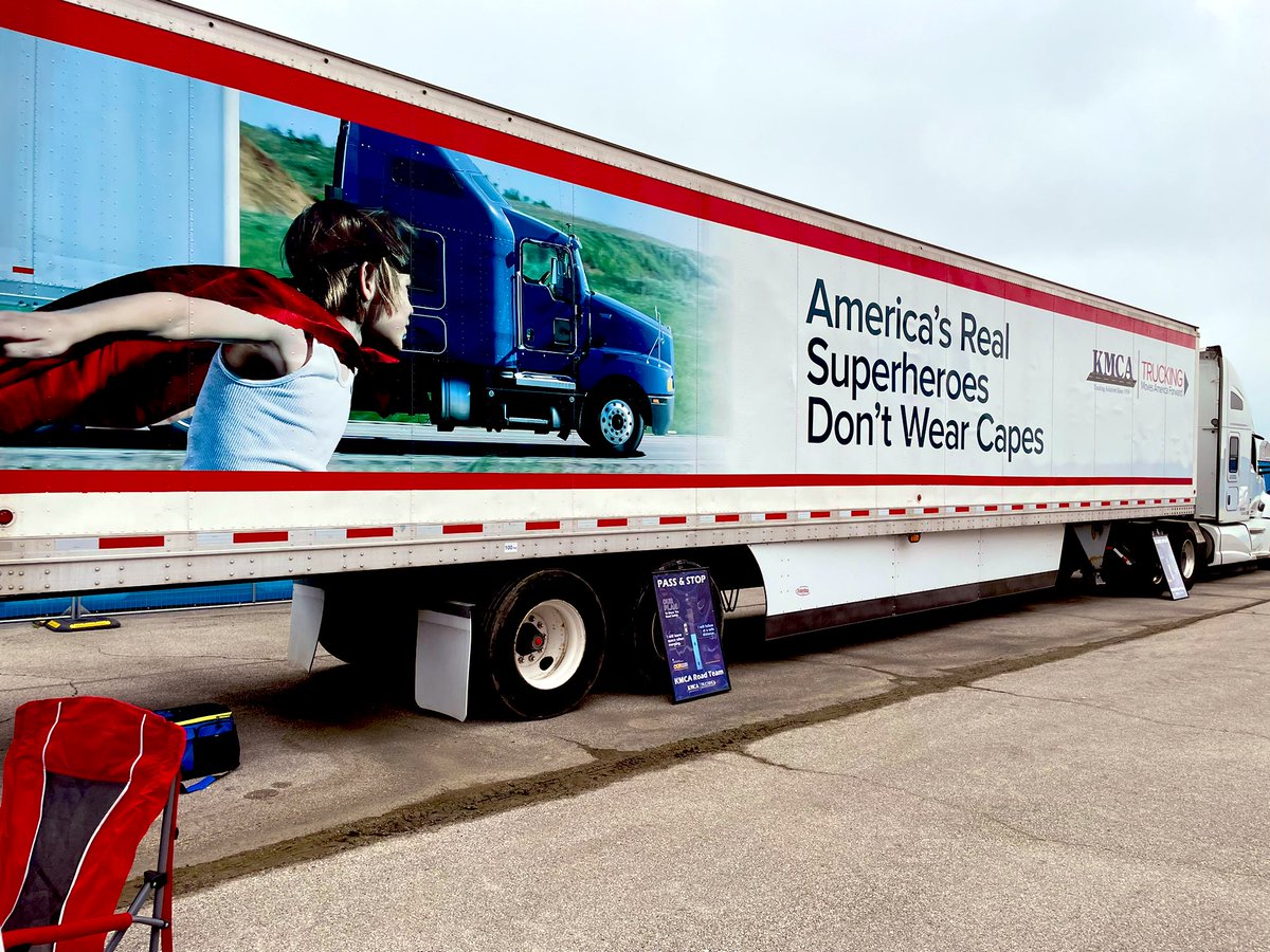 KHPTrooperTiff's tweet photo. Leave the speed for the #XfinitySeries & #KansasLottery300 @kansasspeedway!
#BuckleUp & come early to check out the @DriveSafeKansas #DriveToZero tent, #TheSeat, #TheTrikes & @KSMotorCarriers…and ELVIS!!!
#ObeyTheSign
#NASCAR https://t.co/FX5iwQbm76