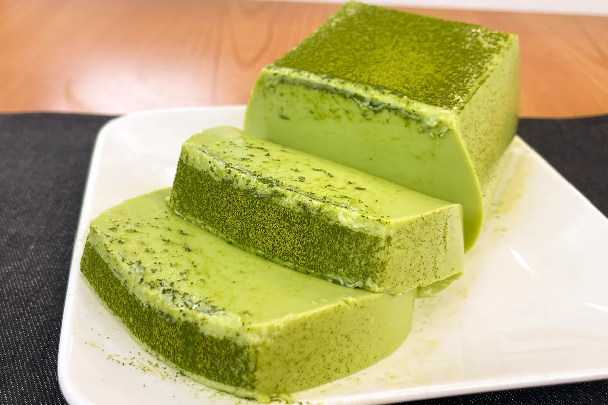 牛乳パックを使って簡単調理。つるんと「抹茶プリン」。