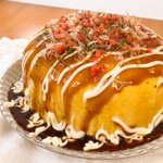 見た目はもはやケーキ!炊飯器で作る「巨大お好み焼き」。